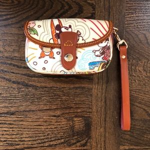 RARE Dooney & Bourke Disney Aulani Wristlet